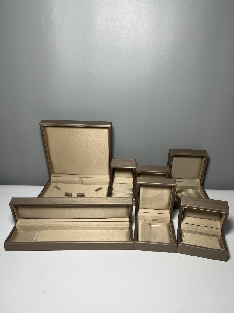 Custom Logo Velvet Luxury Jewelry Necklace and Earring Gift Box - Image 6