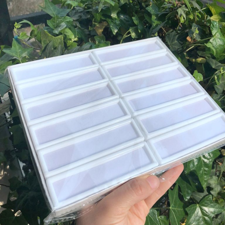 A plastic glass surface gemstone bare stone box