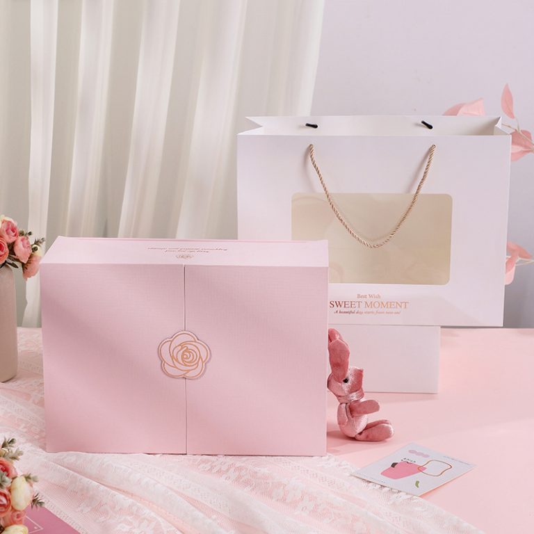 Custom Luxury Gift Box with Rigid Magnetic Closure Double Door Open Design Portable Paper Cardboard Packaging Insert