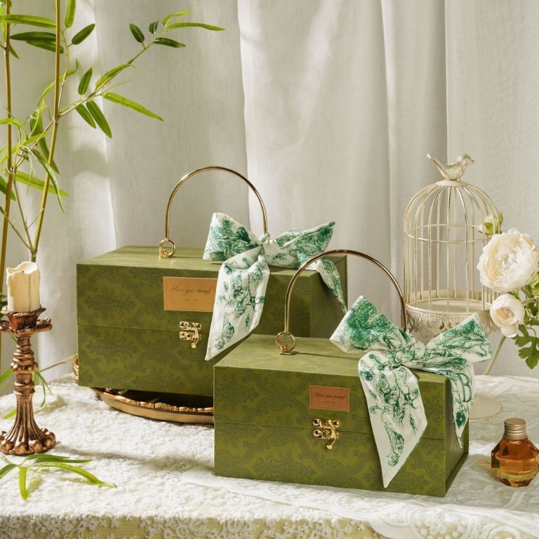 Luxury Packaging Black Box Magnetic Closure Package Rigid Satin Lined Gift Boxes - Image 3