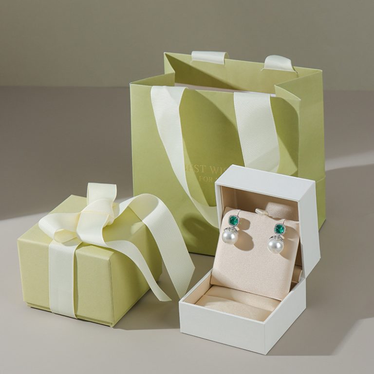 Holiday Jewelry Necklace Gift Box Packaging Supplier Custom Logo Drawer Box