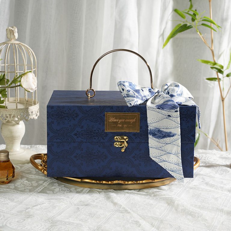 Luxury Packaging Black Box Magnetic Closure Package Rigid Satin Lined Gift Boxes